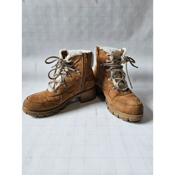 SODA Women's 8.5 Faux Suede Lace-Up Ankle Boots with Sherpa Lining & Lug Soles - Picture 1 of 8